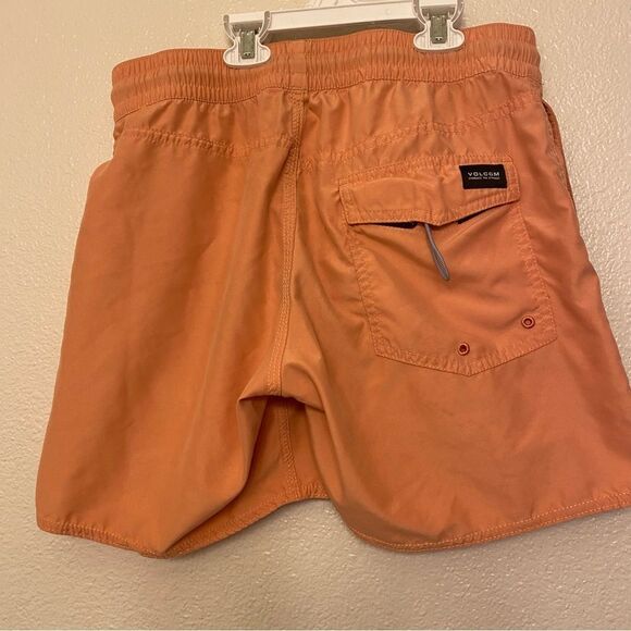 VOLCOM mens center trunks turbo orange Board shorts Surf Swimsuit trunks 6” S - Picture 3 of 11
